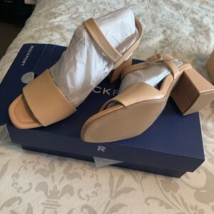 Rockport Size 7.5 taupe
